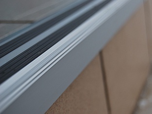 Накладка на ступень "Уголок" 1,8 м.